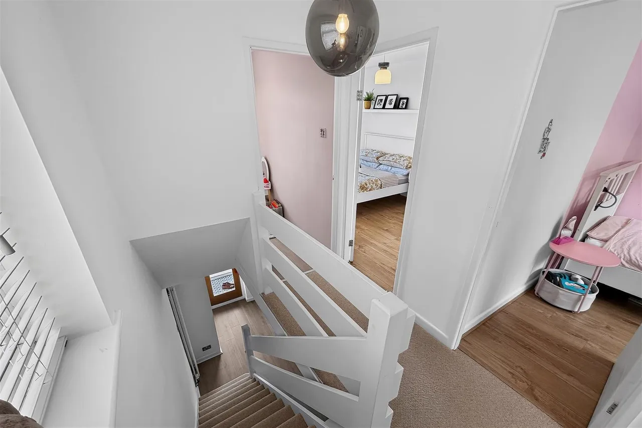 Amberwood Drive Baguley, Manchester M23 9NZ, photo 19