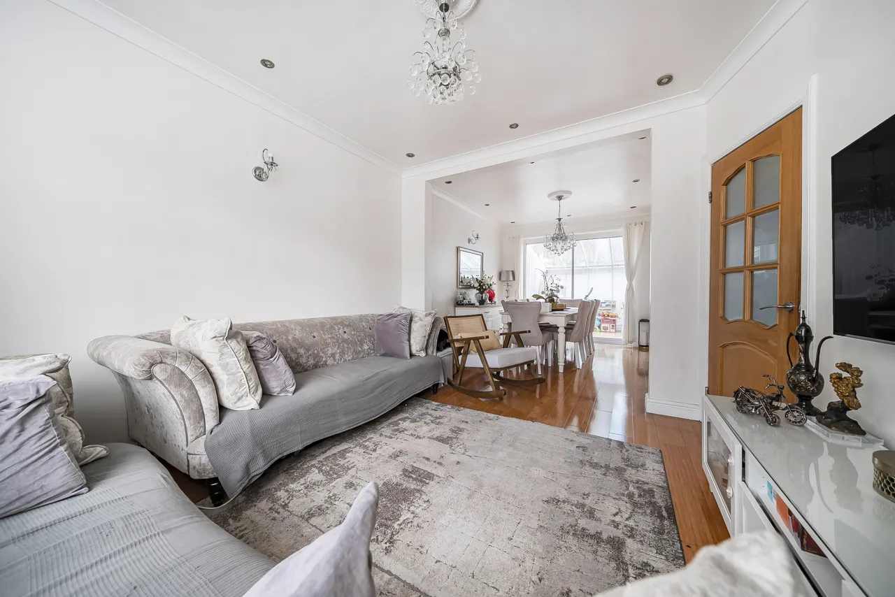 4 bed house for sale — Brownspring Drive, London, SE9
