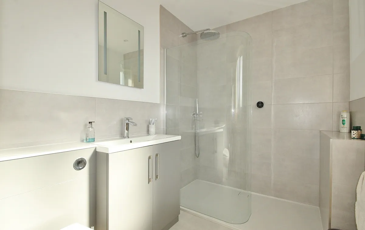 Sherbourne Road, Witney, photo 9