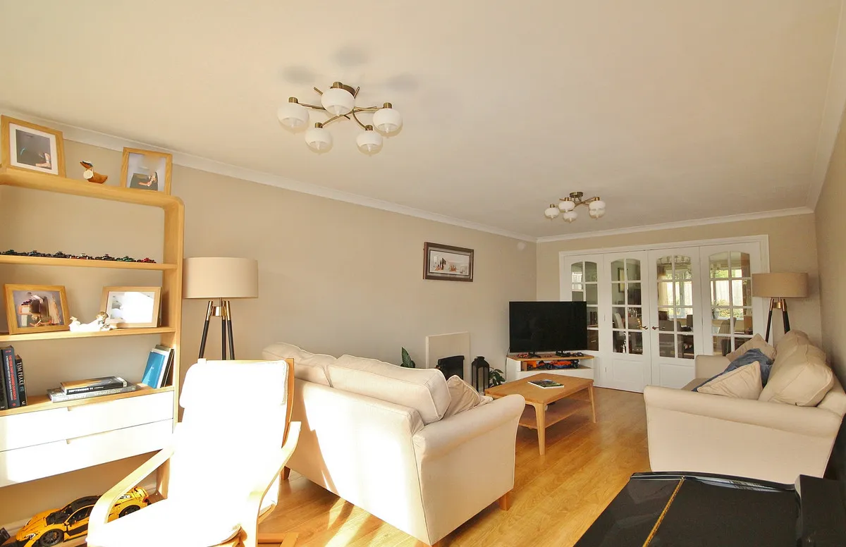 Sherbourne Road, Witney, photo 2