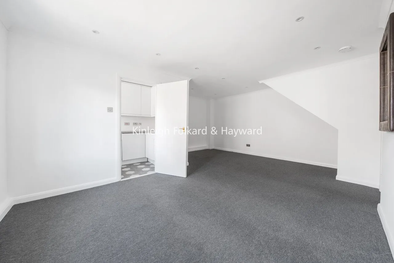 Godolphin Place, Acton, W3, photo 15
