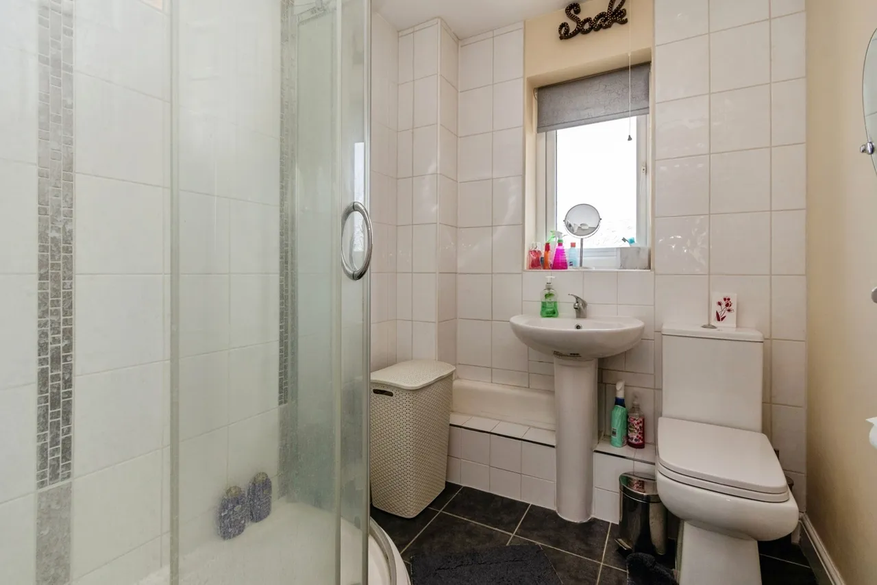 Cheyney Close, Wolverhampton, WV6, photo 12