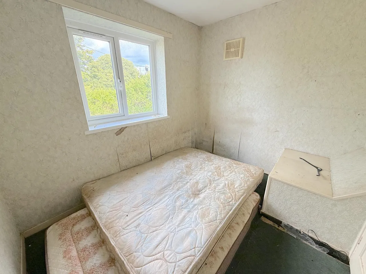 Hannah Road, Bilston, WV14, photo 10