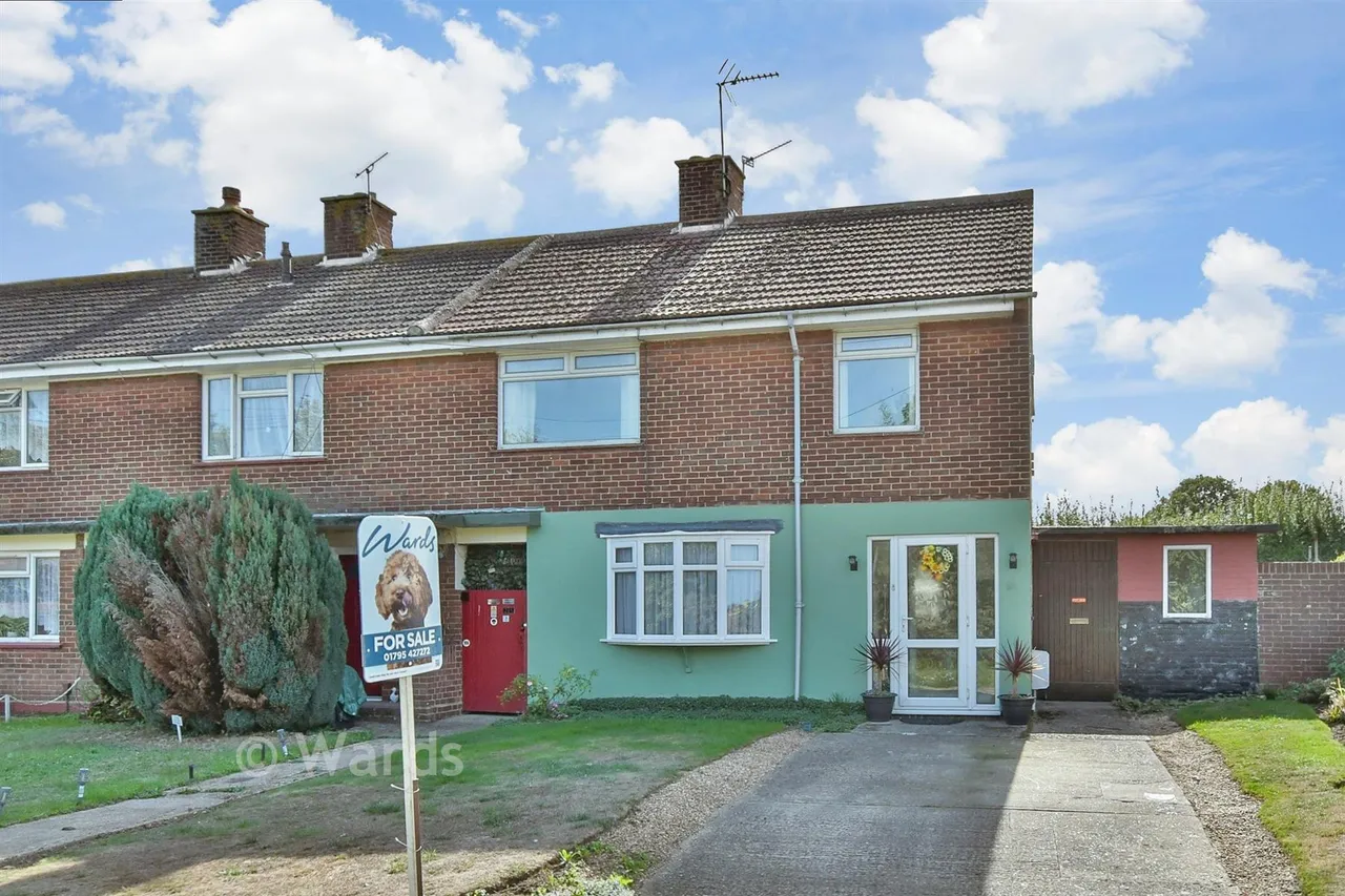 3 bed house for sale, Swanstree Avenue, Sittingbourne, ME10