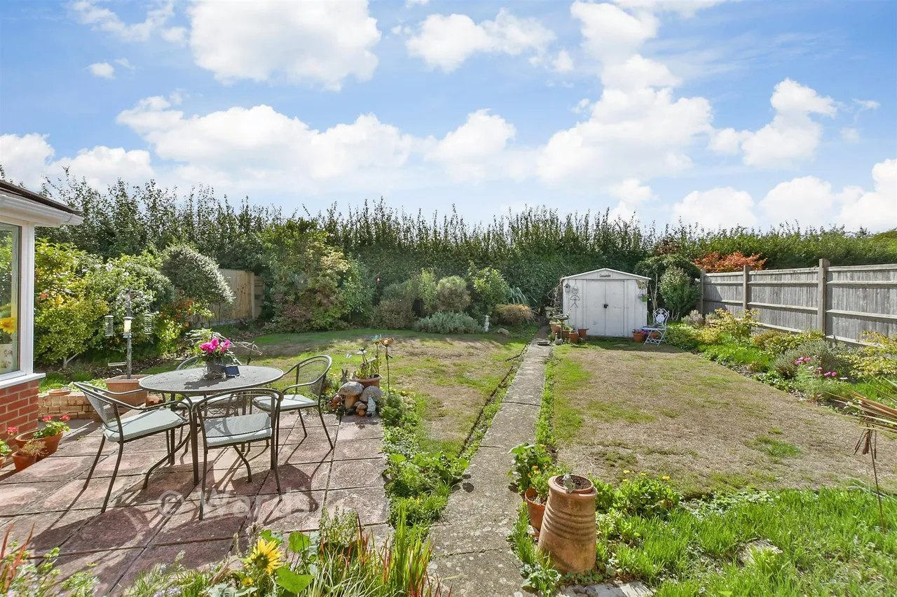 Swanstree Avenue, Sittingbourne, ME10, photo 2