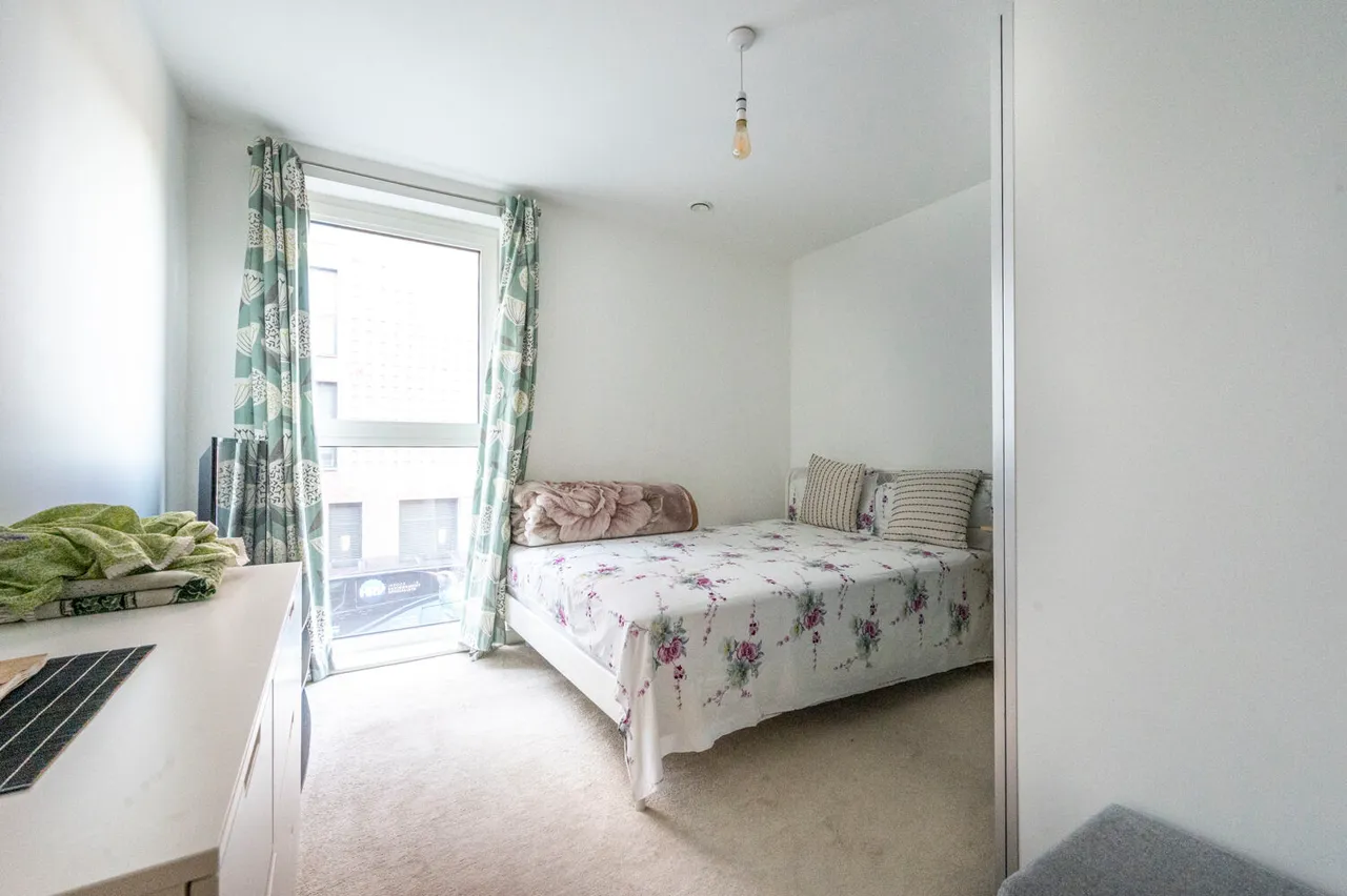 London, E13, photo 4