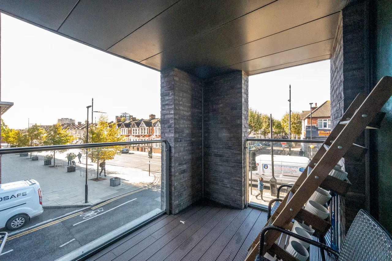 London, E13, photo 12