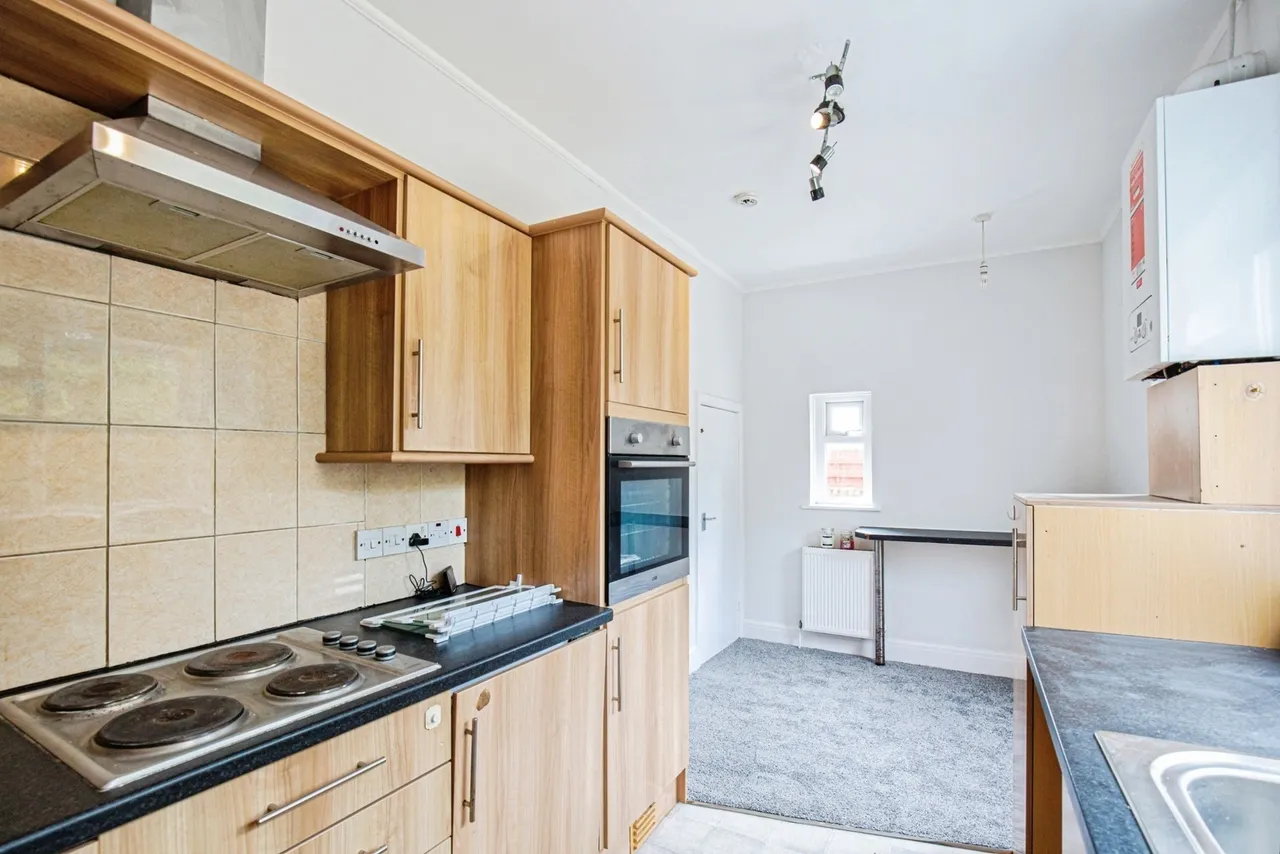 St. Leonards Road East, Lytham St. Annes, FY8, photo 7