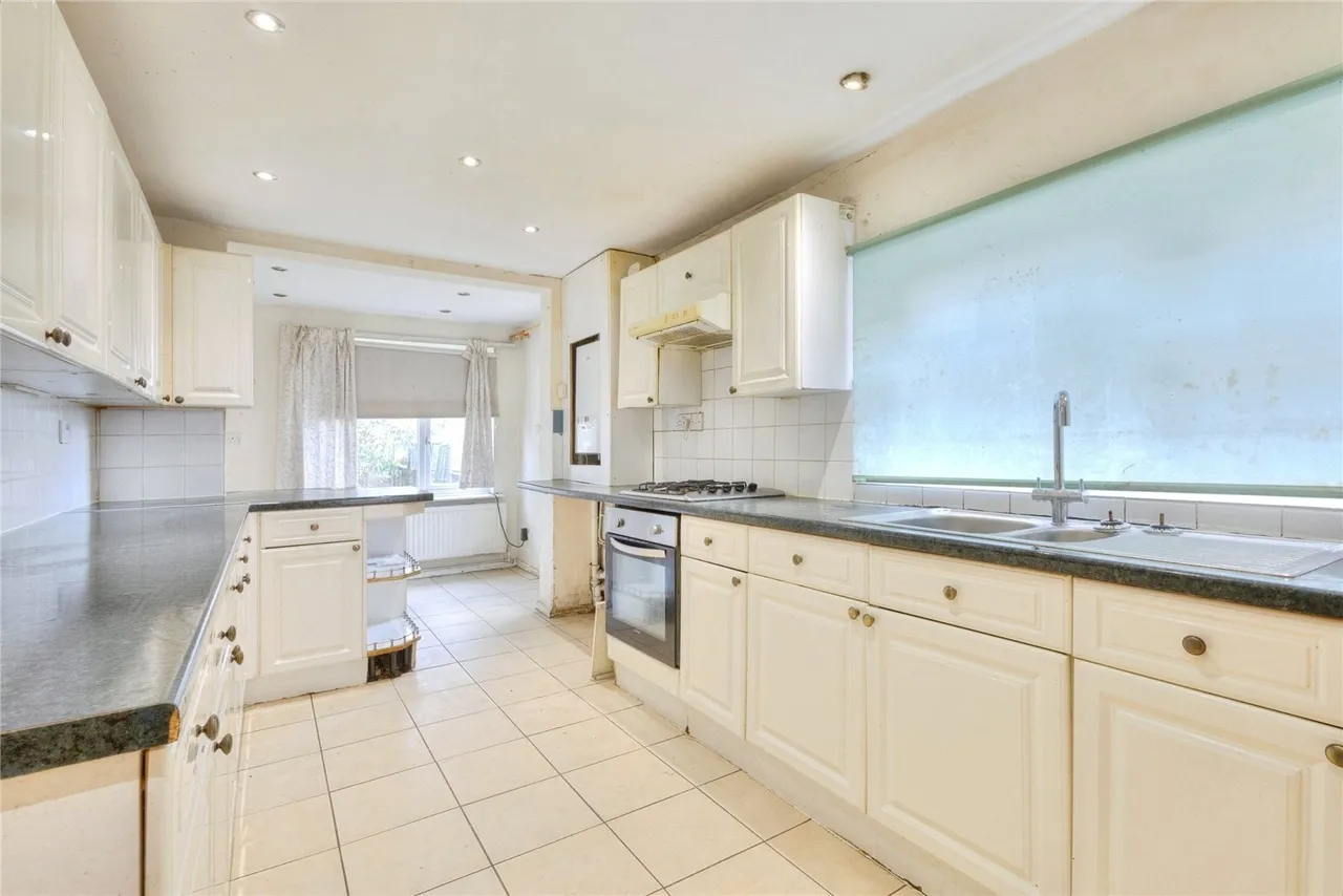 Vivian Road, Wellingborough, Northamptonshire, NN8, photo 2
