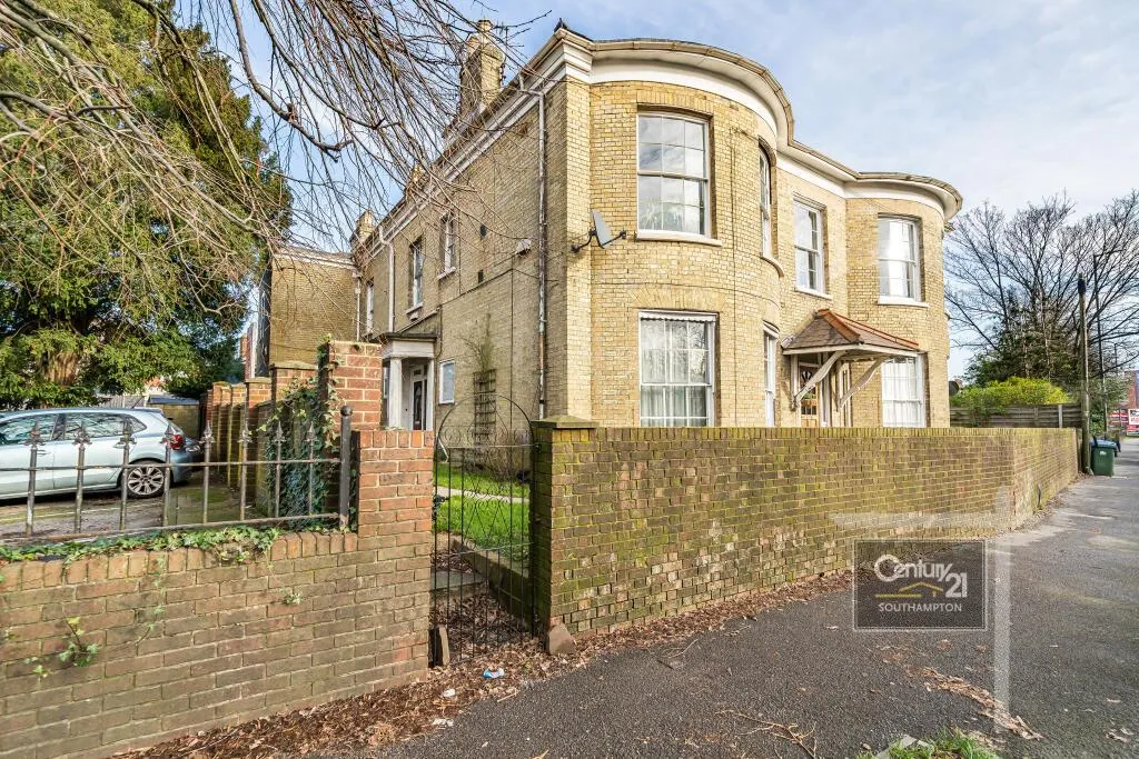Millbrook Road West, Southampton, SO15, photo 2