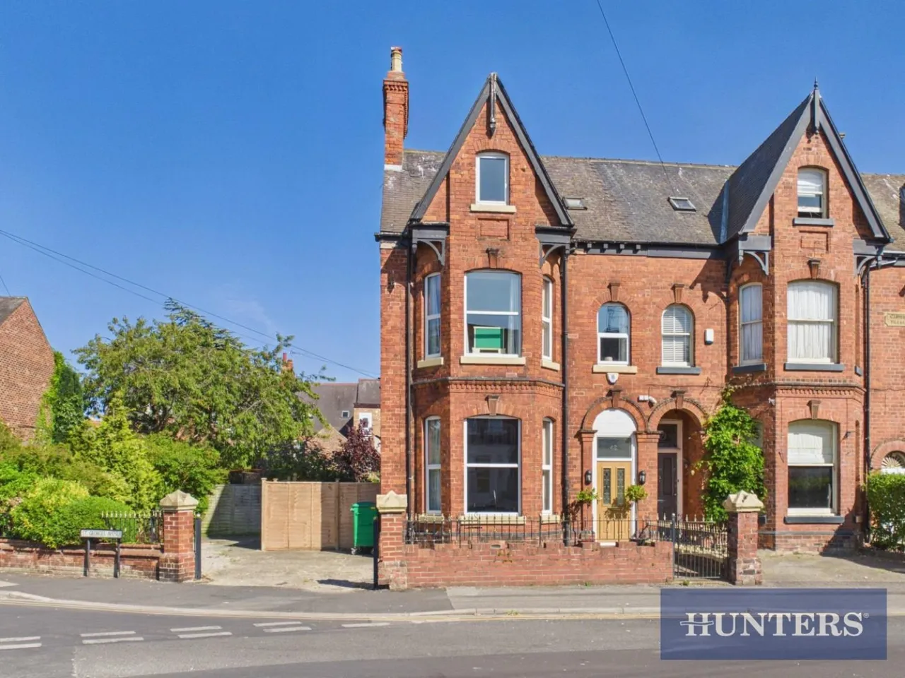 8 bed accommodation for sale — Wellington Road, Bridlington