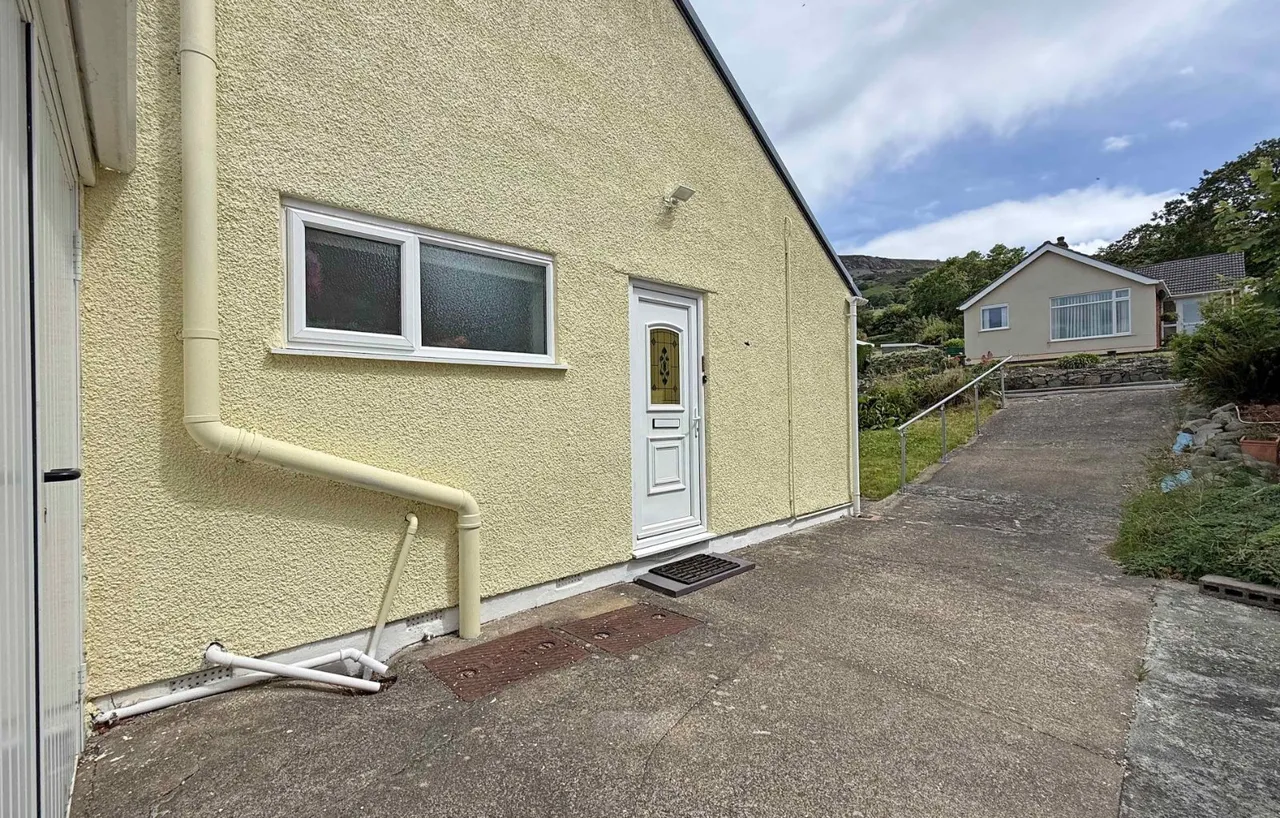 Gorwel, Llanfairfechan, LL33, photo 13