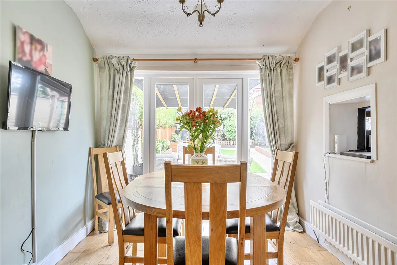 Park Avenue, Chippenham, SN14, photo 10