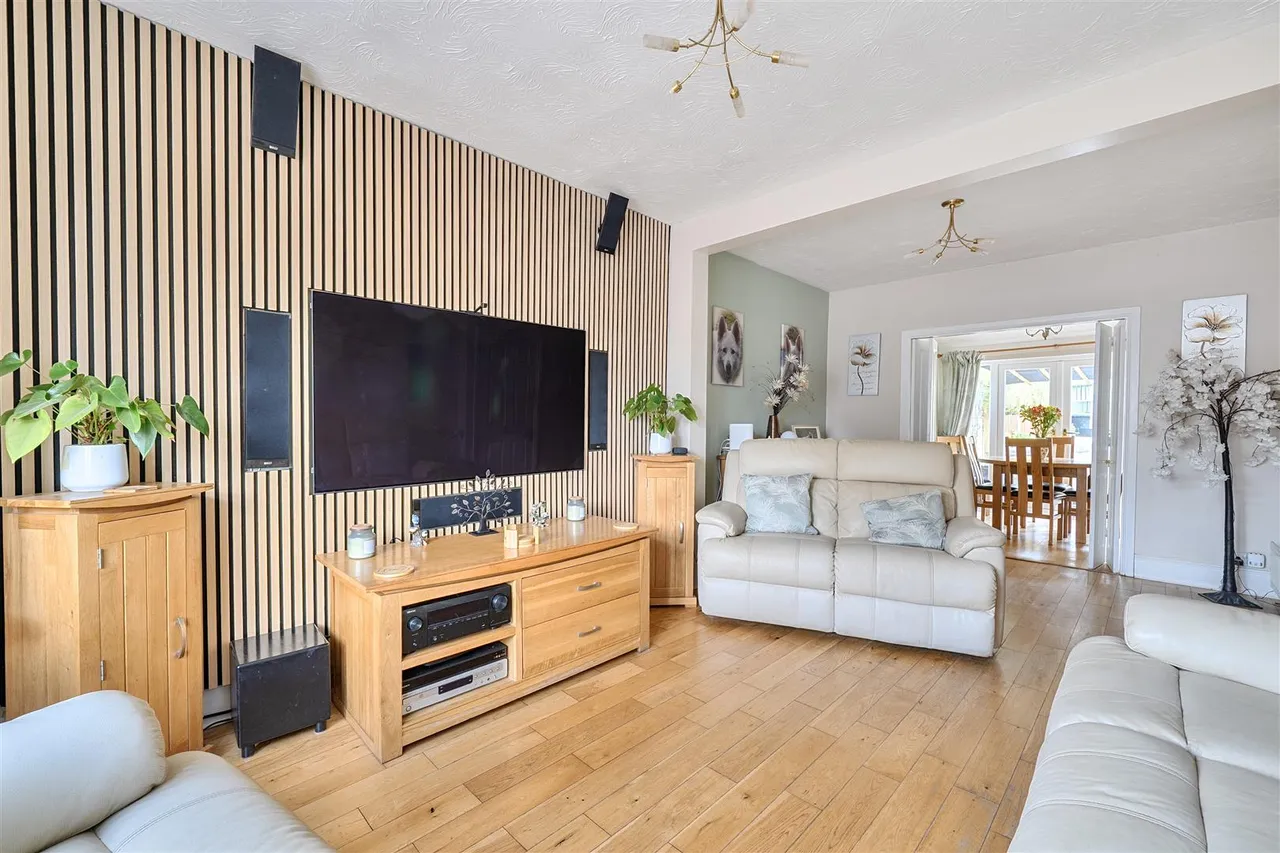 Park Avenue, Chippenham, SN14, photo 5
