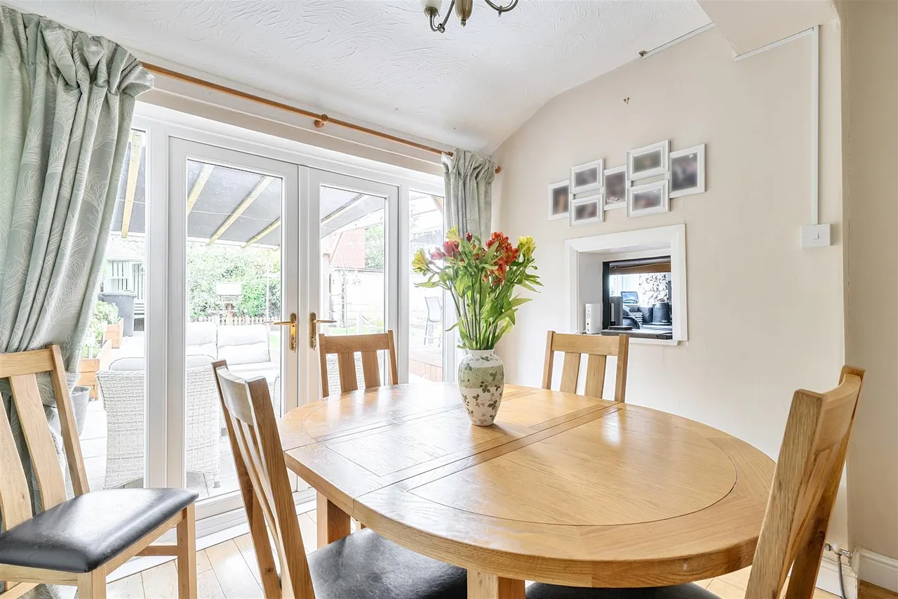 Park Avenue, Chippenham, SN14, photo 11