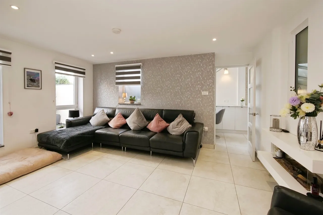 New Road, Porthcawl, CF36, photo 22