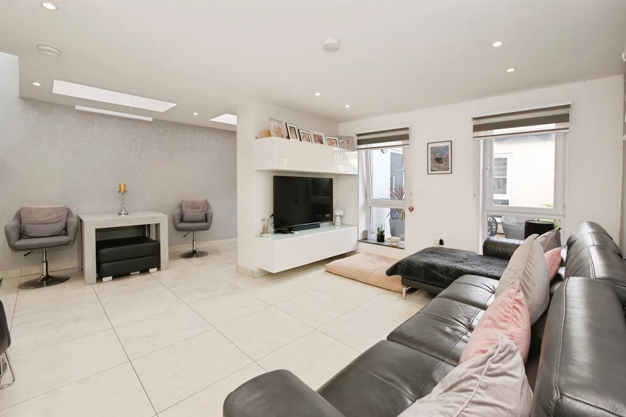 New Road, Porthcawl, CF36, photo 23