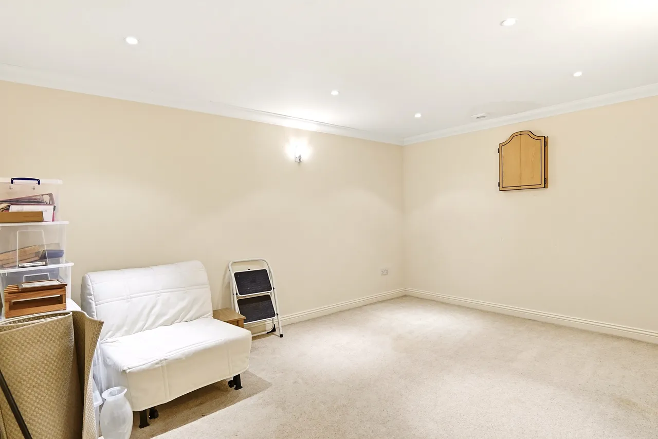 Belgravia Gardens, Roundhay, LS8, photo 18