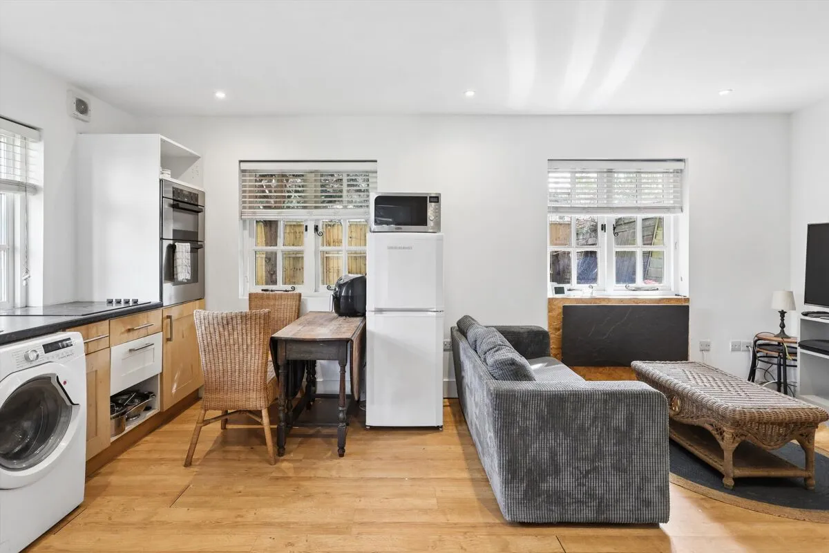 Oatlands Drive, Weybridge, KT13, photo 23