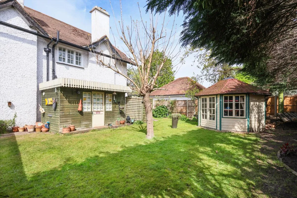 Oatlands Drive, Weybridge, KT13, photo 25