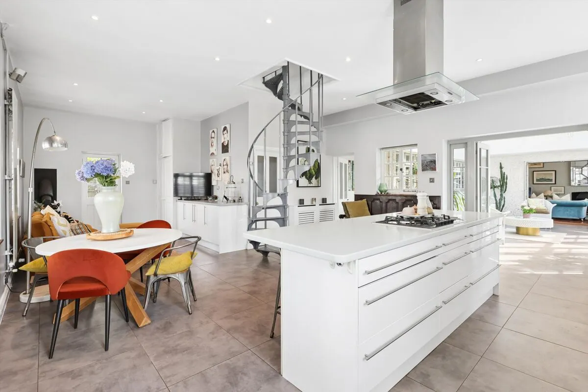 Oatlands Drive, Weybridge, KT13, photo 5