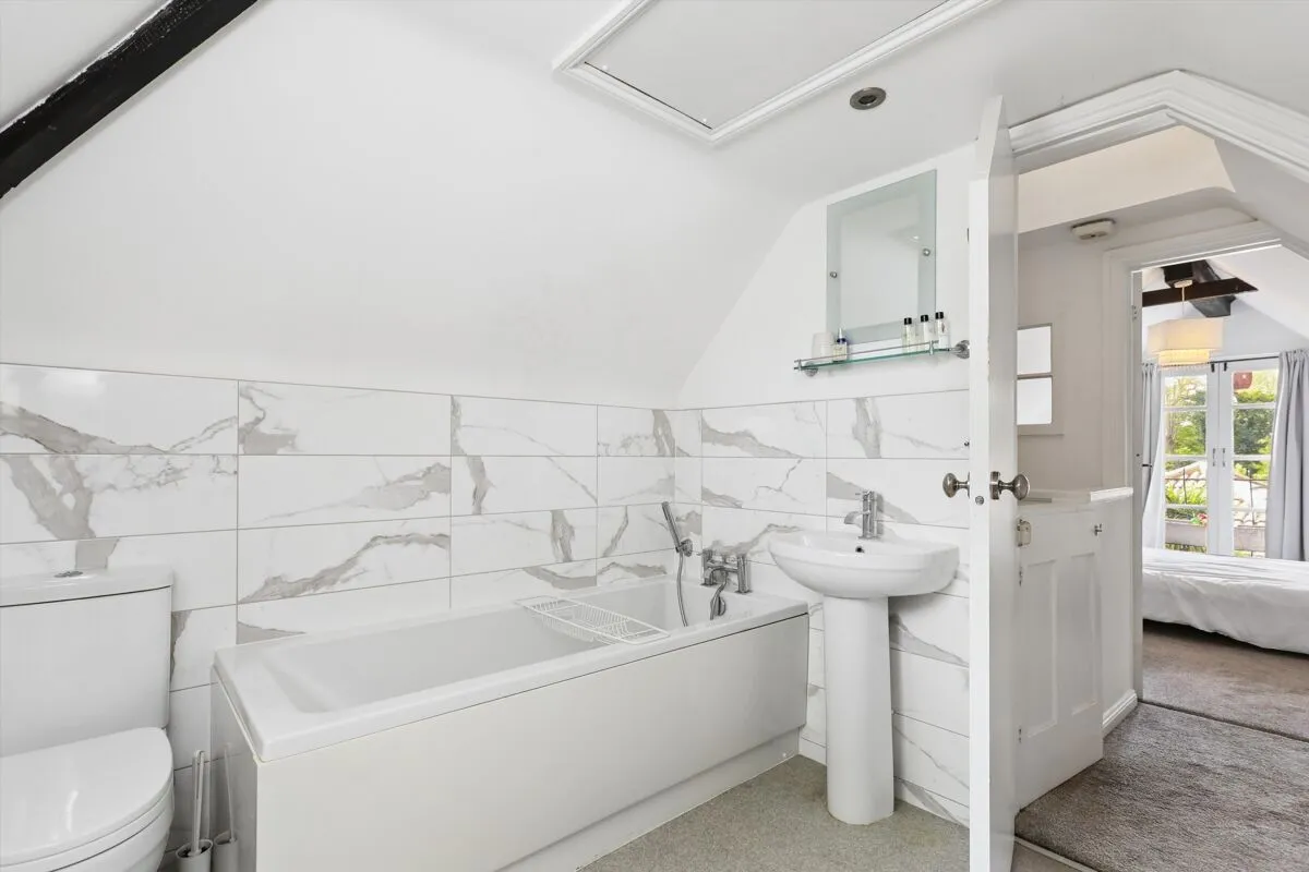 Oatlands Drive, Weybridge, KT13, photo 19