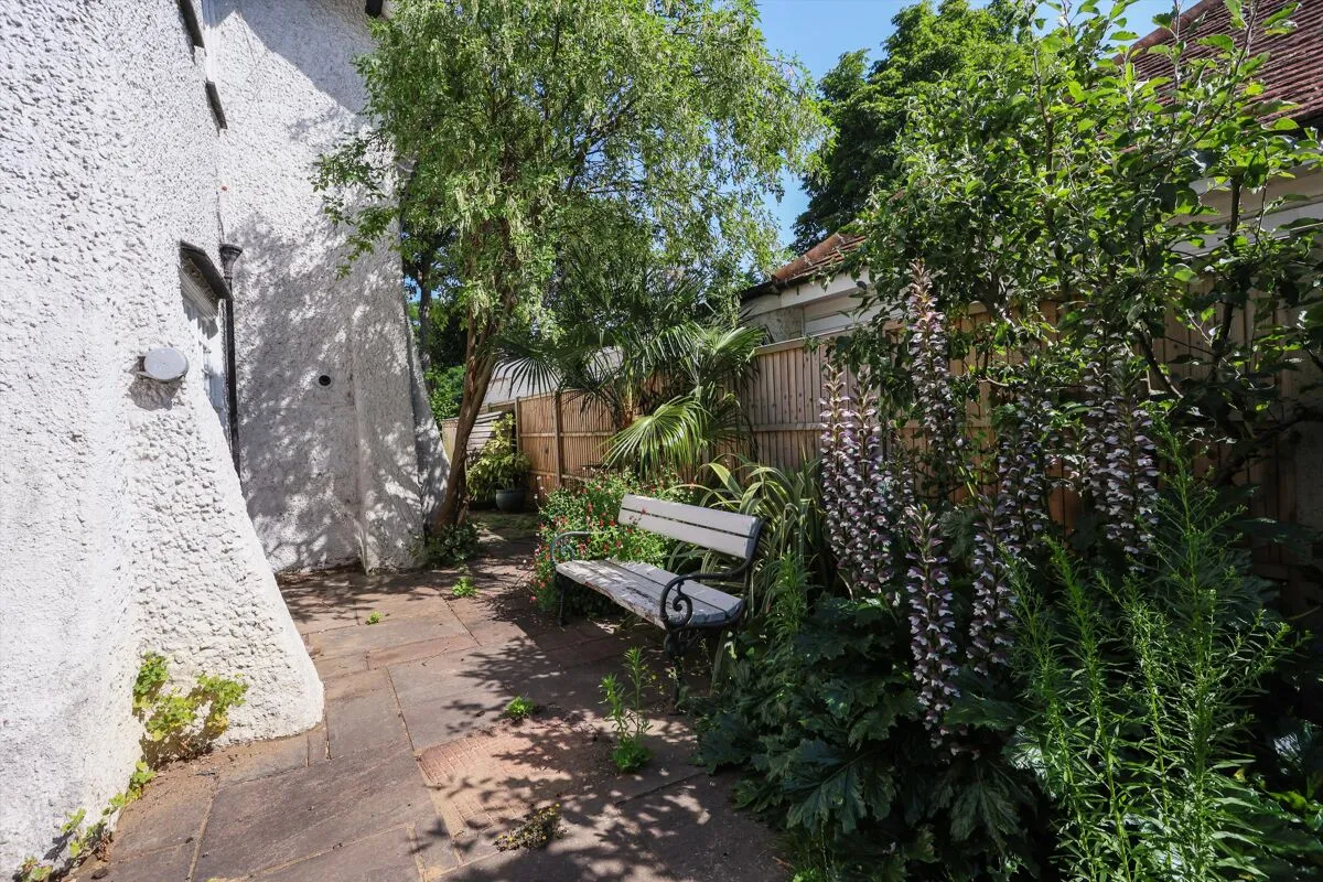 Oatlands Drive, Weybridge, KT13, photo 30