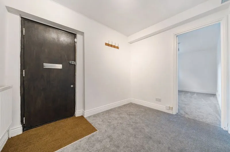 Southend Crescent, Flat 1 18 Southend Crescent London London, London, Greater London, SE92SB, photo 10
