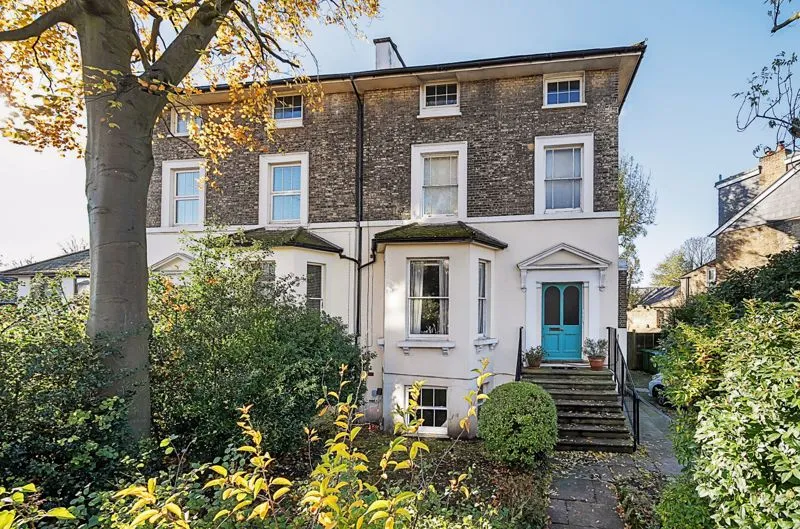 2 bed property for sale — Southend Crescent, Flat 1 18 Southend Crescent London London, London, Greater London, SE92SB