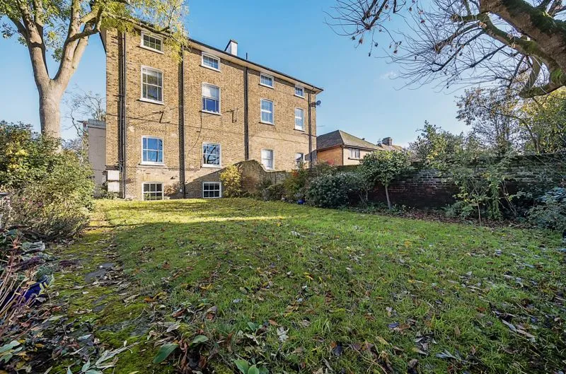 Southend Crescent, Flat 1 18 Southend Crescent London London, London, Greater London, SE92SB, photo 11