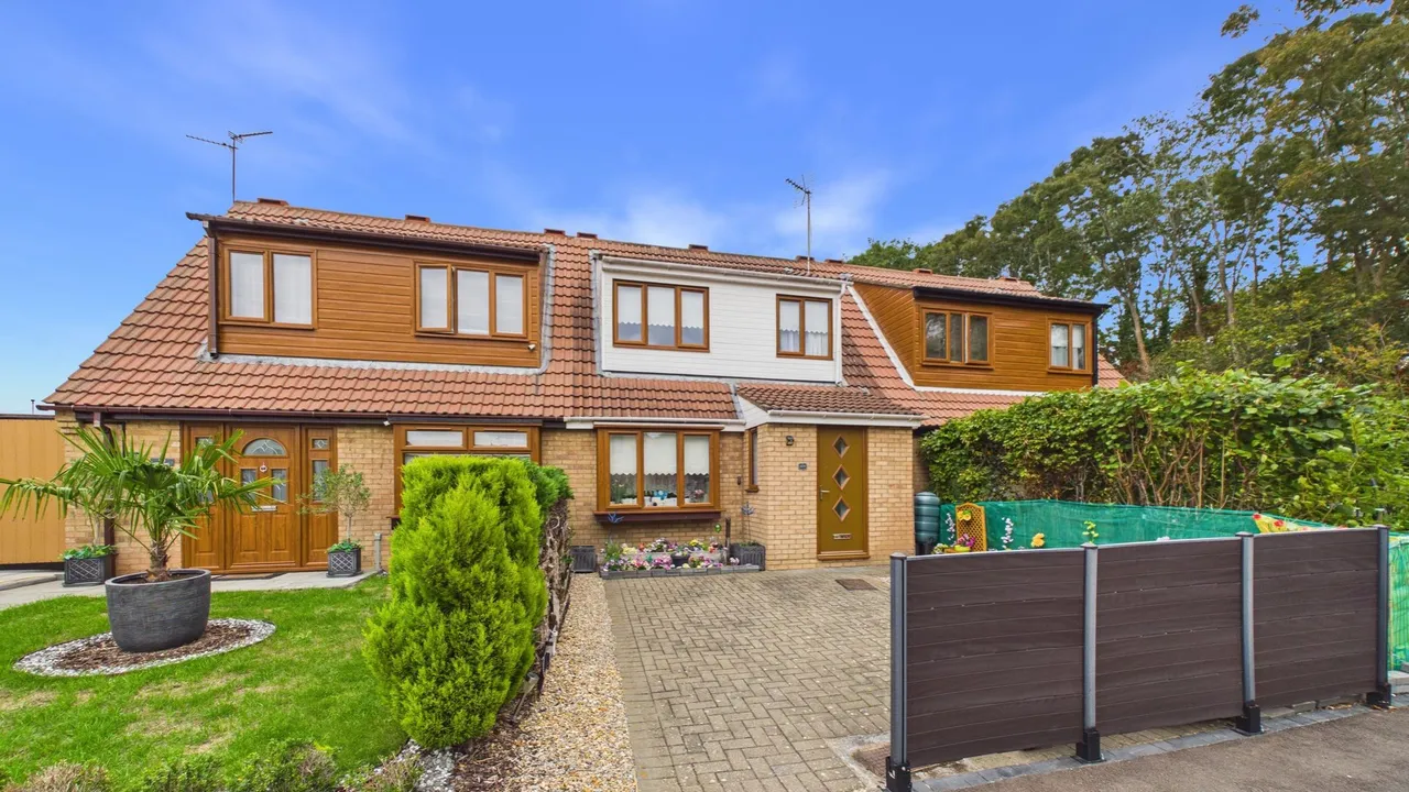 3 bed house for sale — Wingfield, Orton Goldhay, Peterborough, PE2
