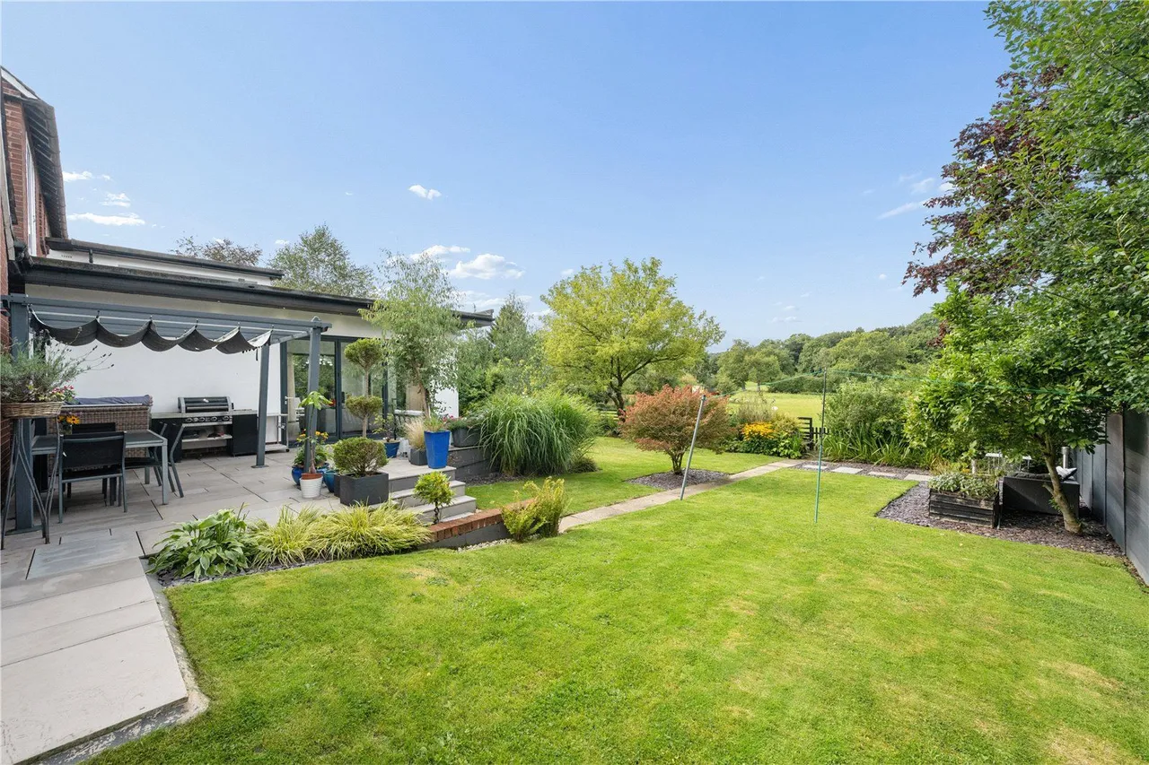 Higham Road, Padiham, BB12, photo 3