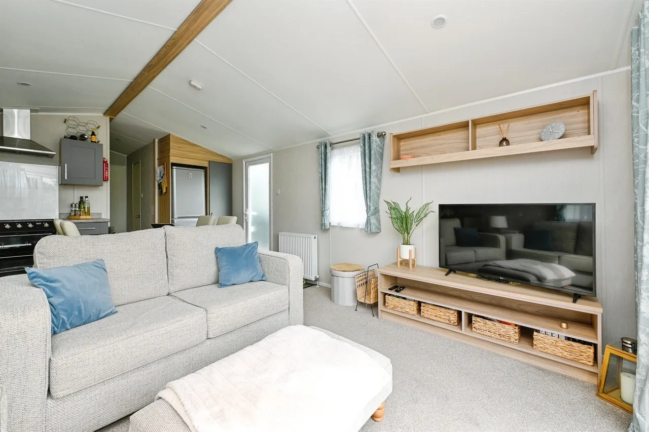 Manor Road, Manor Park, PE36, photo 9