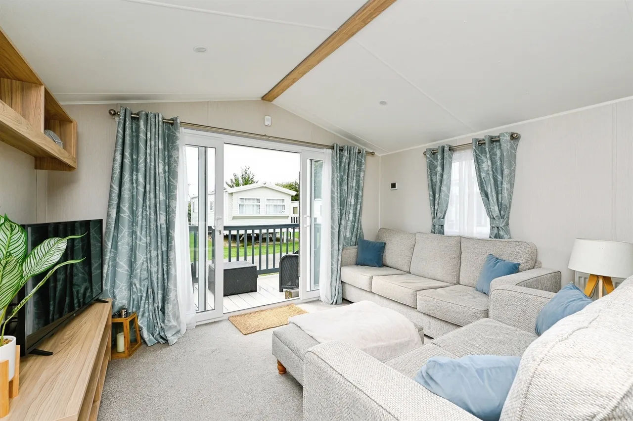 Manor Road, Manor Park, PE36, photo 6