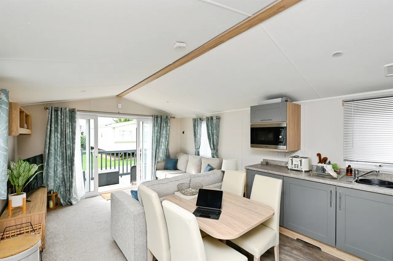 Manor Road, Manor Park, PE36, photo 3