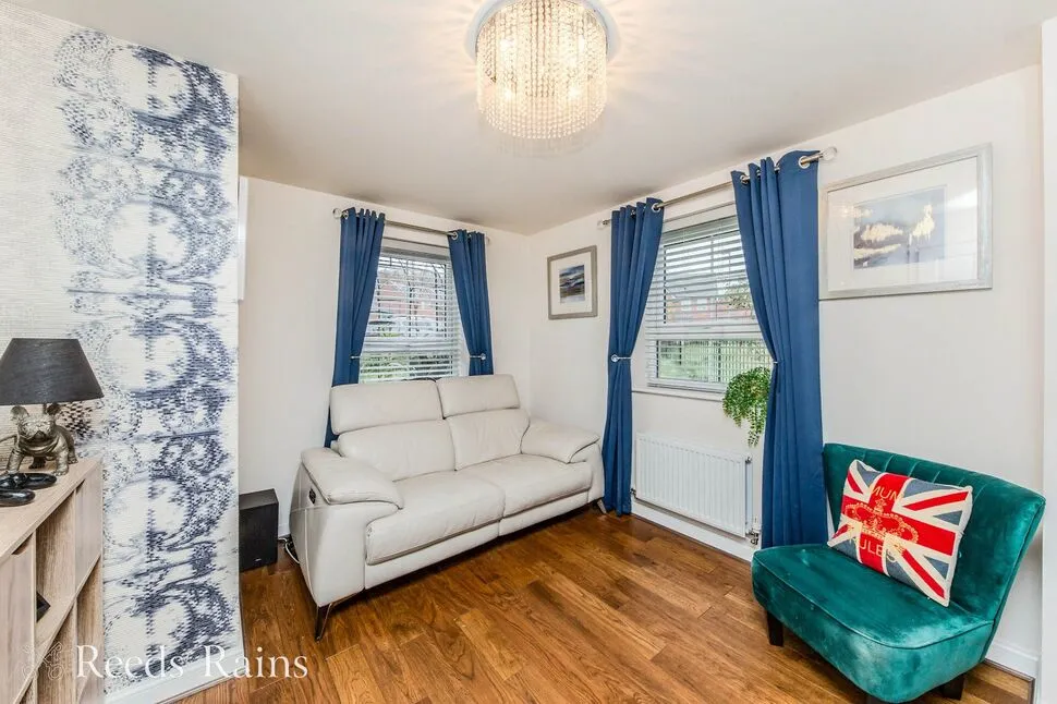 Juniper Avenue, Somerford, Cheshire, CW12, photo 9