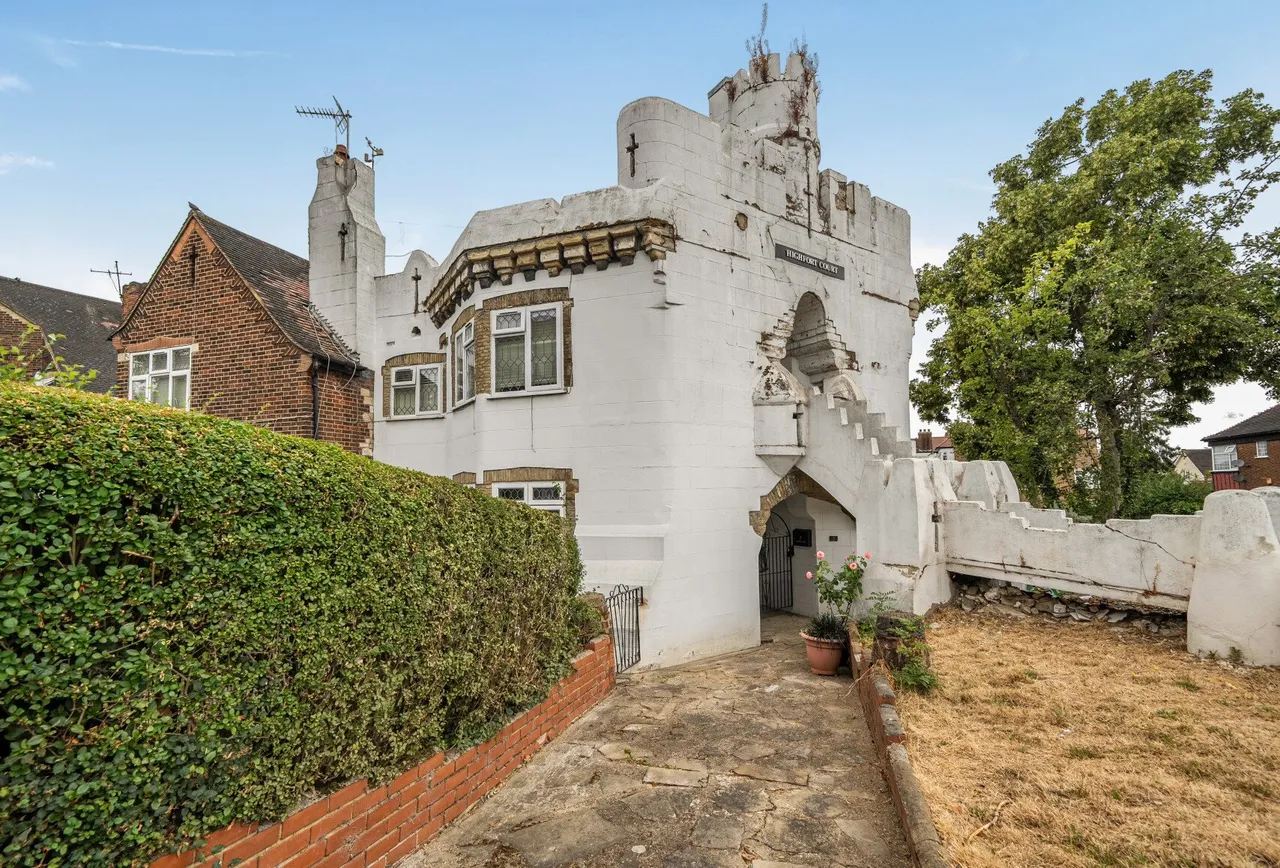 Buck Lane, London, NW9 0QG, photo 2