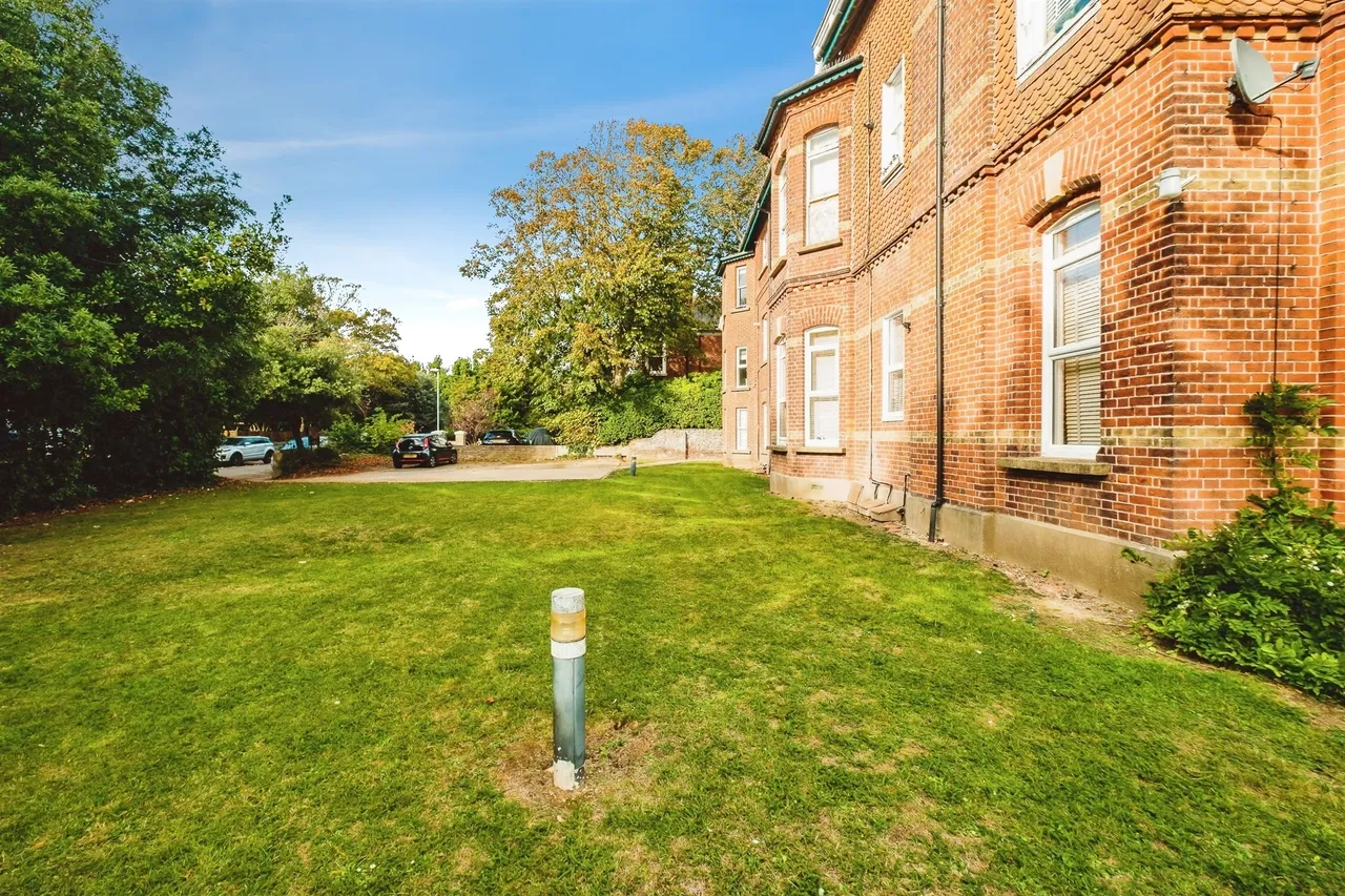 Lansdowne Road, Worthing, BN11, photo 11
