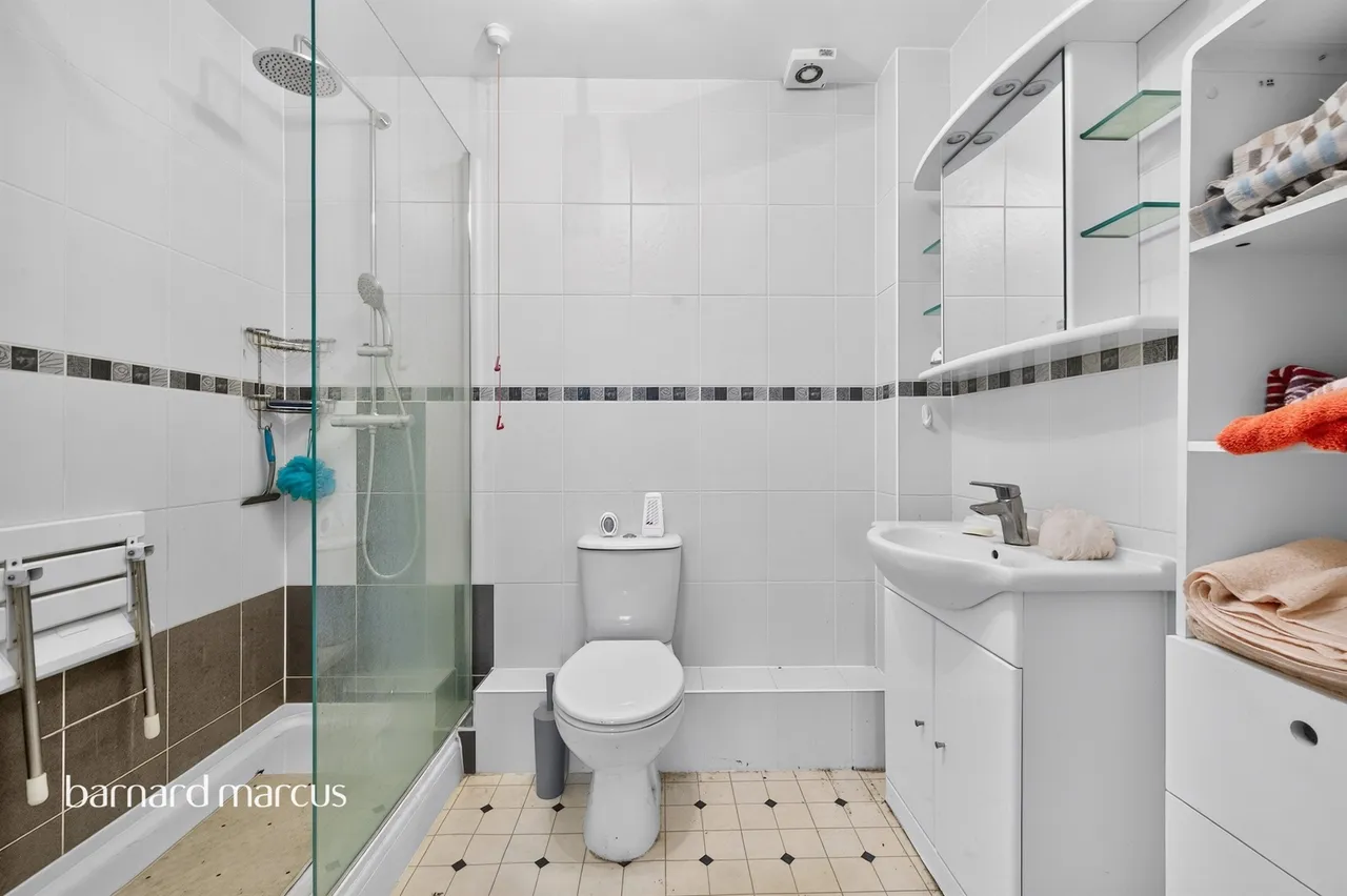 London Road, Cheam, SM3, photo 14