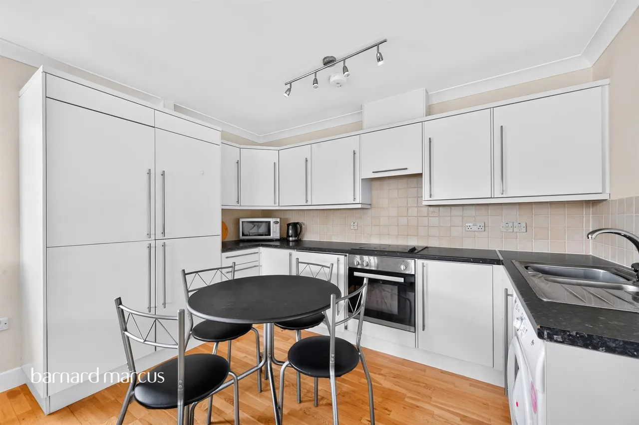 London Road, Cheam, SM3, photo 8