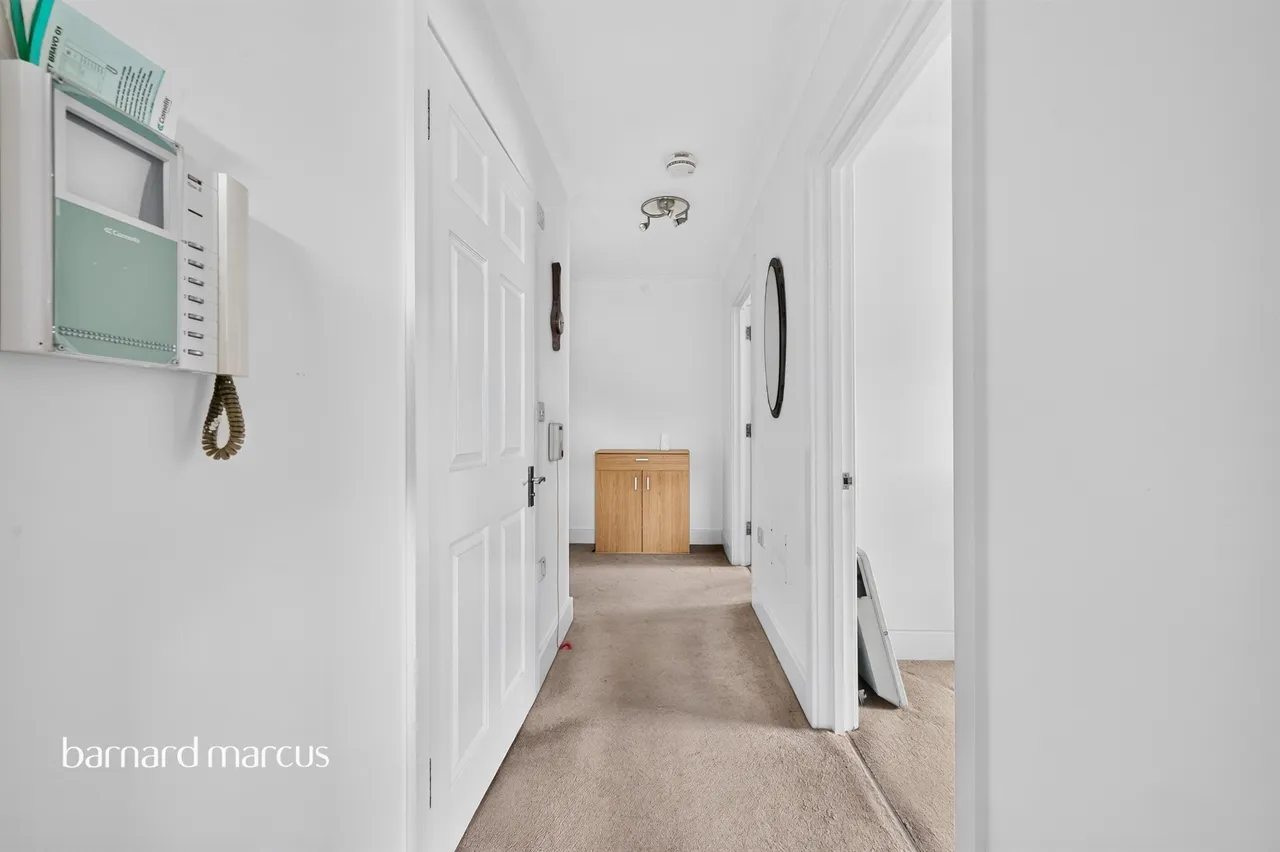 London Road, Cheam, SM3, photo 9
