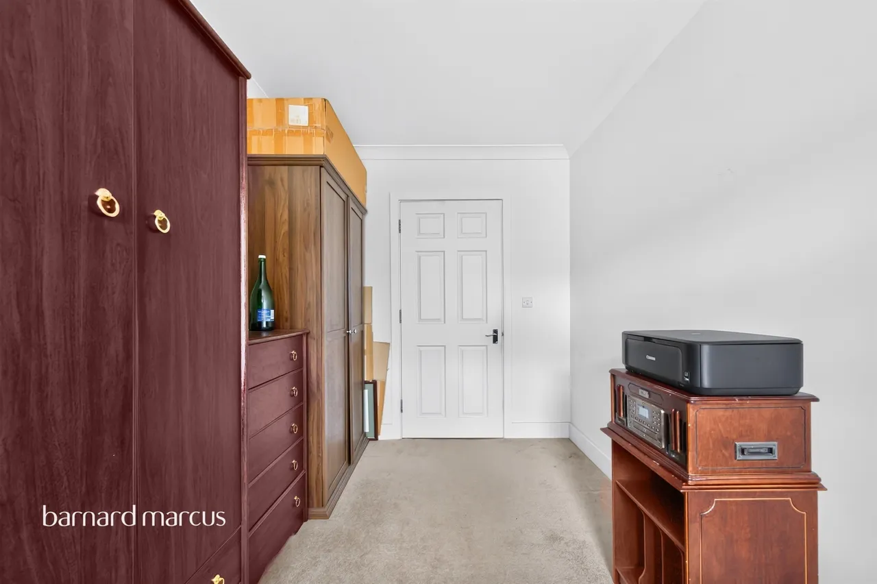 London Road, Cheam, SM3, photo 12