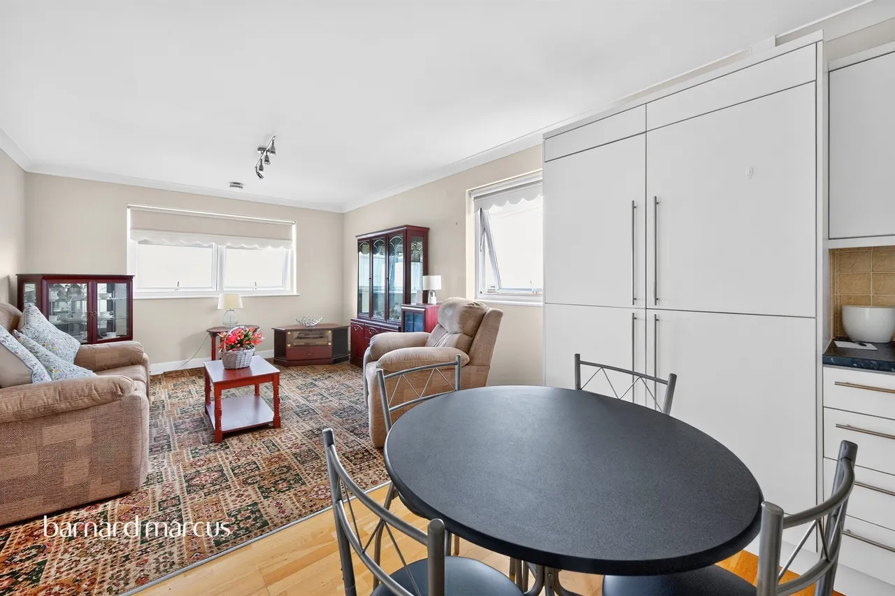 London Road, Cheam, SM3, photo 7