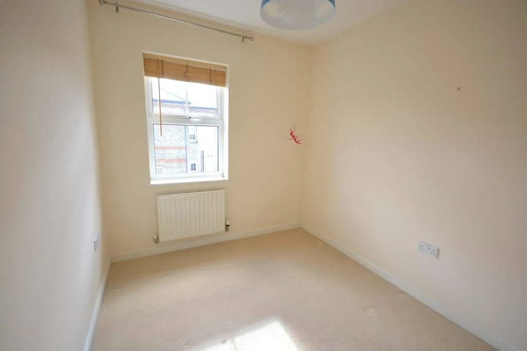 Horton Crescent, Epsom, KT19, photo 8