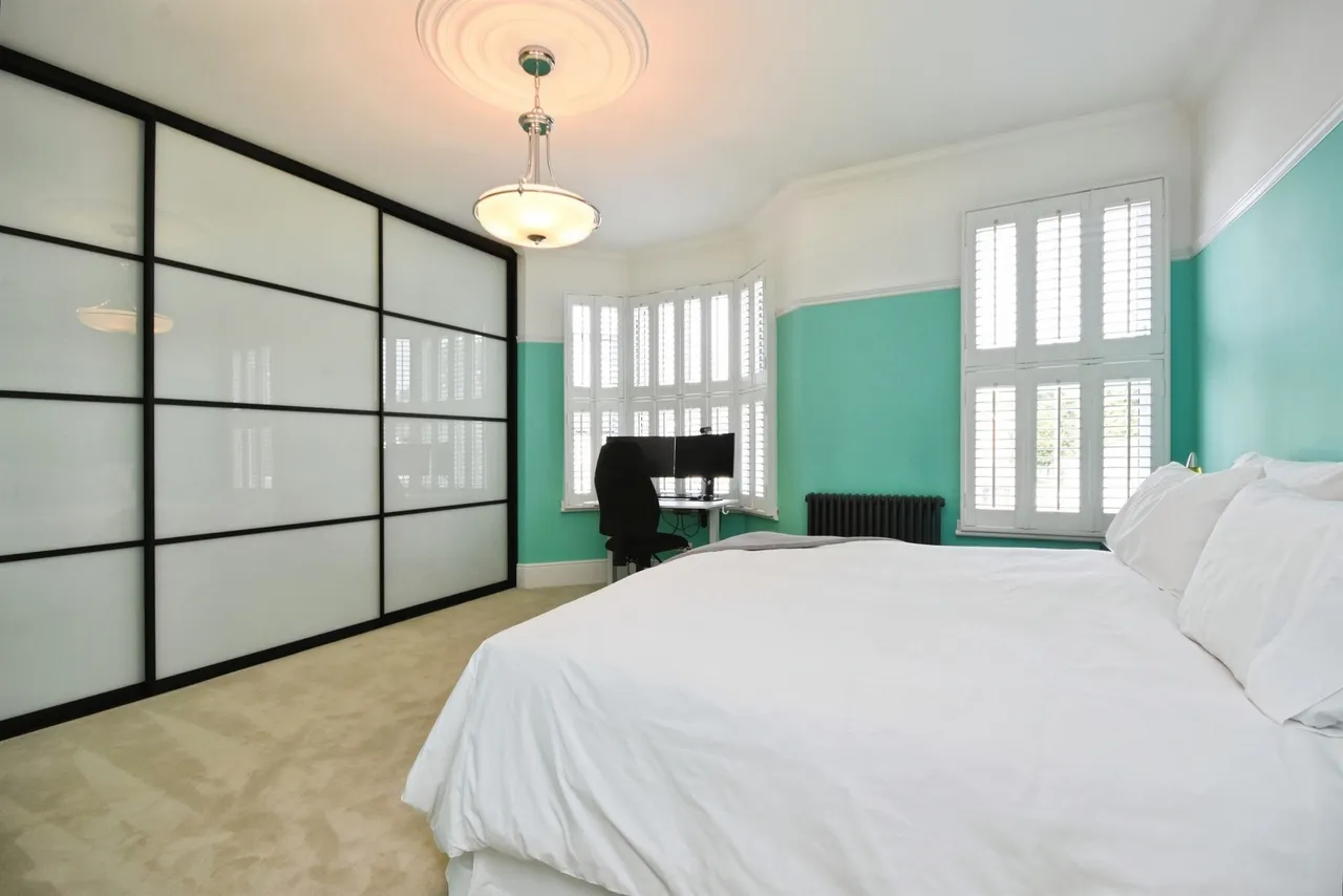 Brentwood Road, Romford, RM1, photo 14