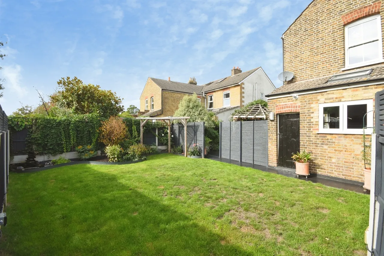 Brentwood Road, Romford, RM1, photo 24