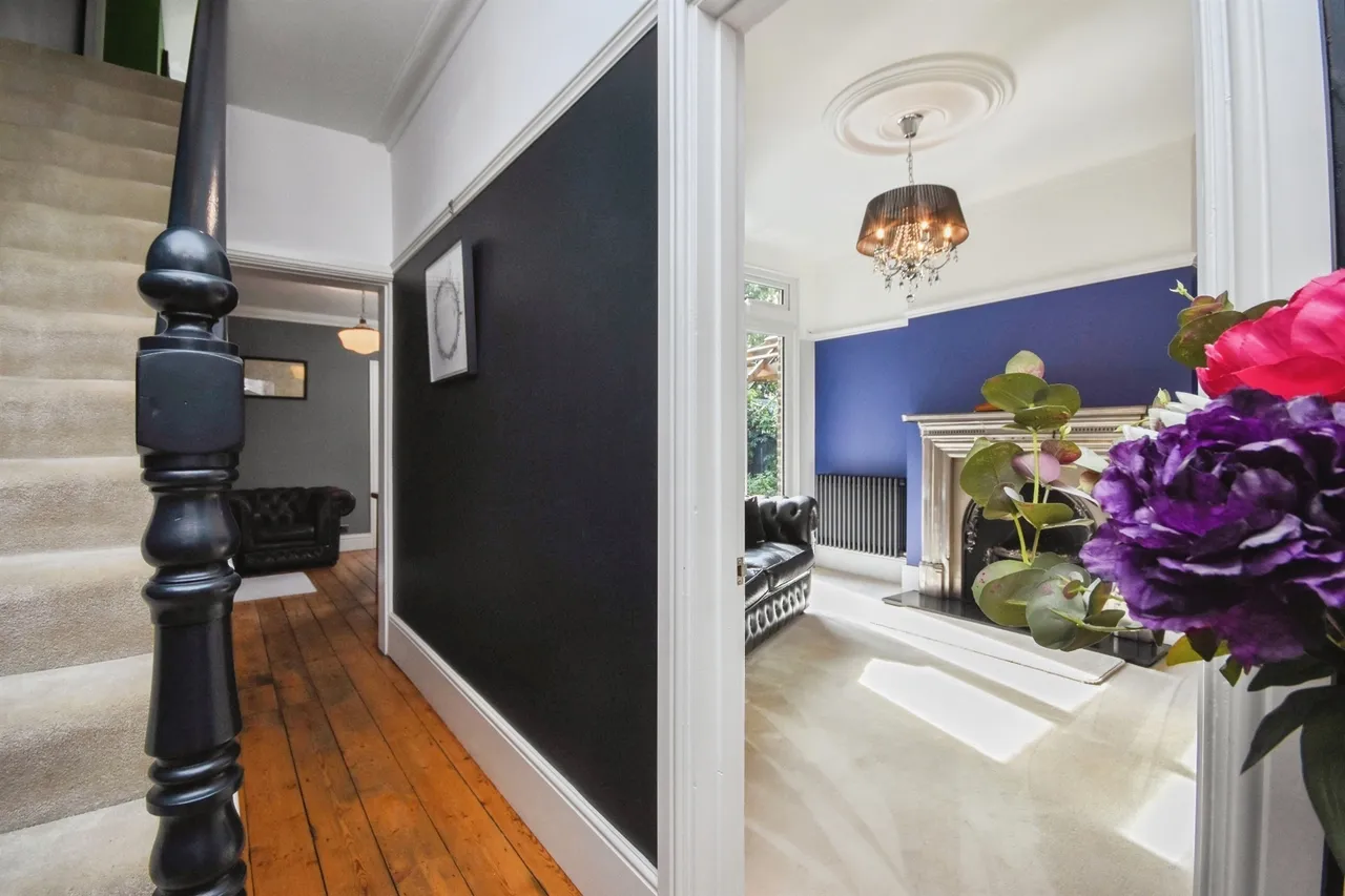 Brentwood Road, Romford, RM1, photo 12
