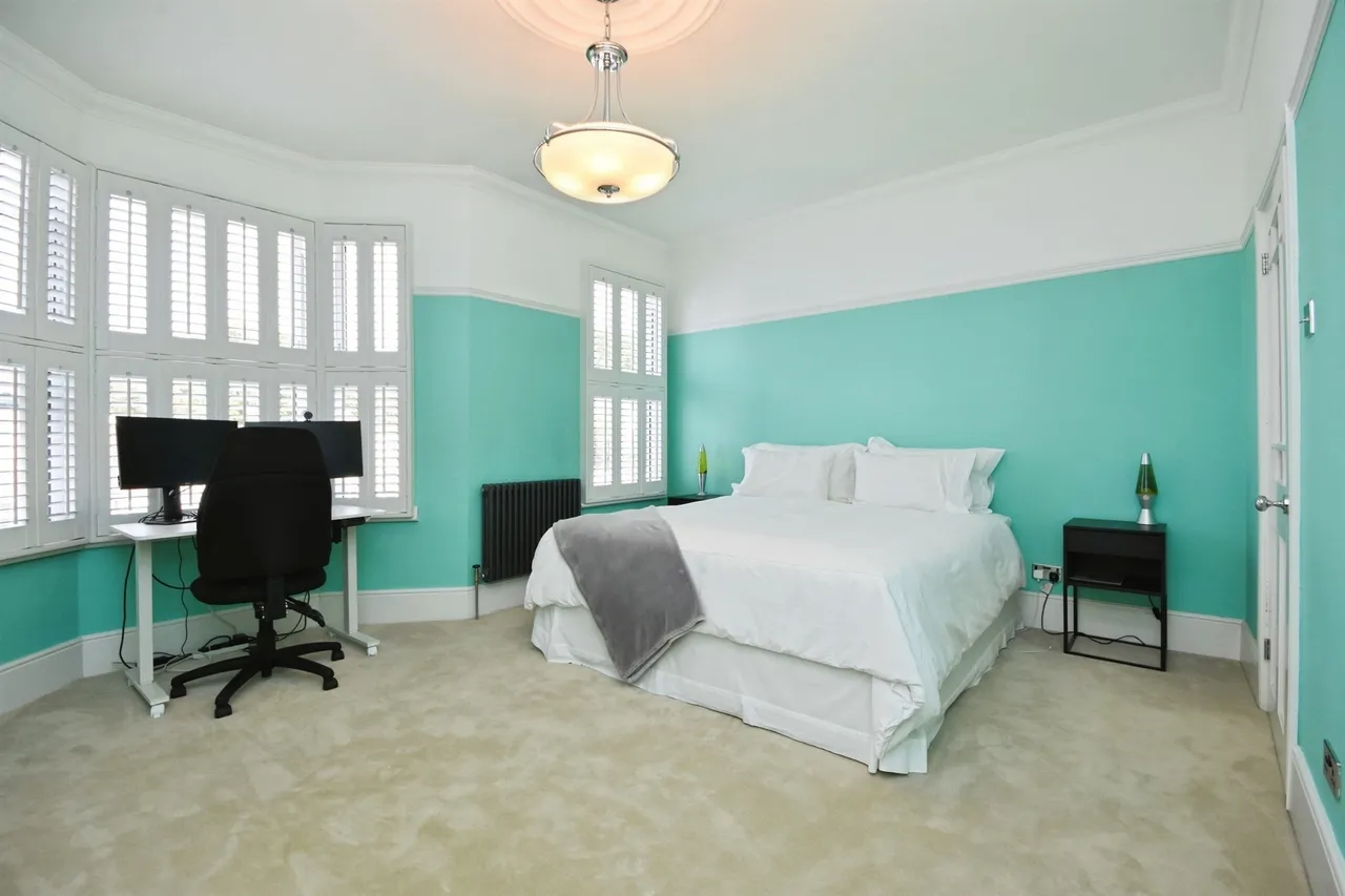 Brentwood Road, Romford, RM1, photo 15