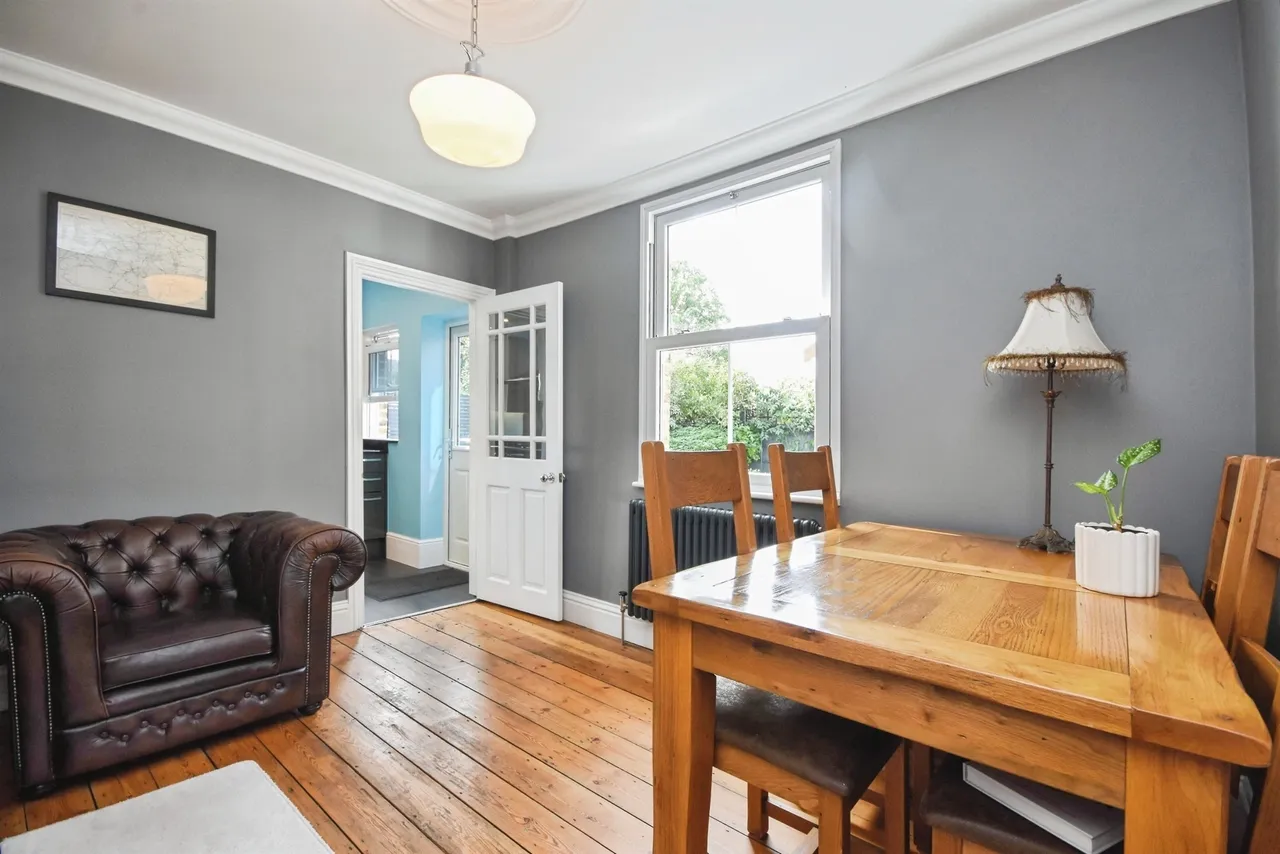 Brentwood Road, Romford, RM1, photo 9