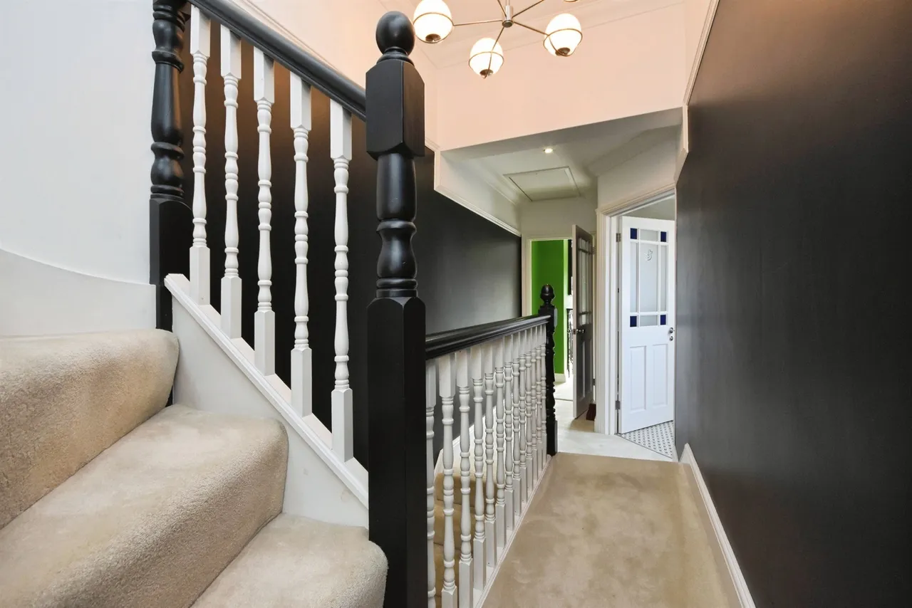 Brentwood Road, Romford, RM1, photo 13